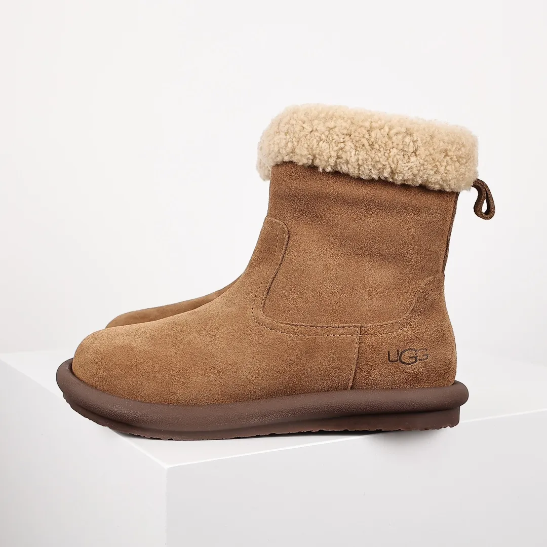 Pick up locally 💰720 The core recommendation is good price 𝐔𝐠𝐠 23 popular handmade sheep's curly boots Maillard girl's dream boots Korean and Korean style Fully handmade first-layer cow suede Teddy sheep's curly wool lining The combination has a great autumn and winter atmosphere Size: 35 36 37 38 39 40